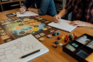 Como criar jogos de tabuleiro: guia prático para desenvolver suas ideias